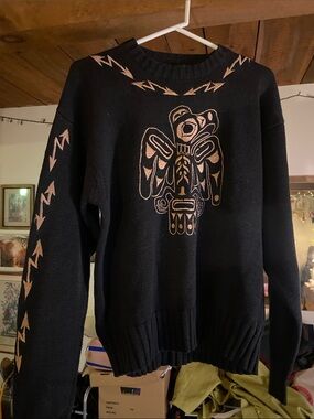 Crewneck Sweater with Contrasting Thunderbird Embroidery